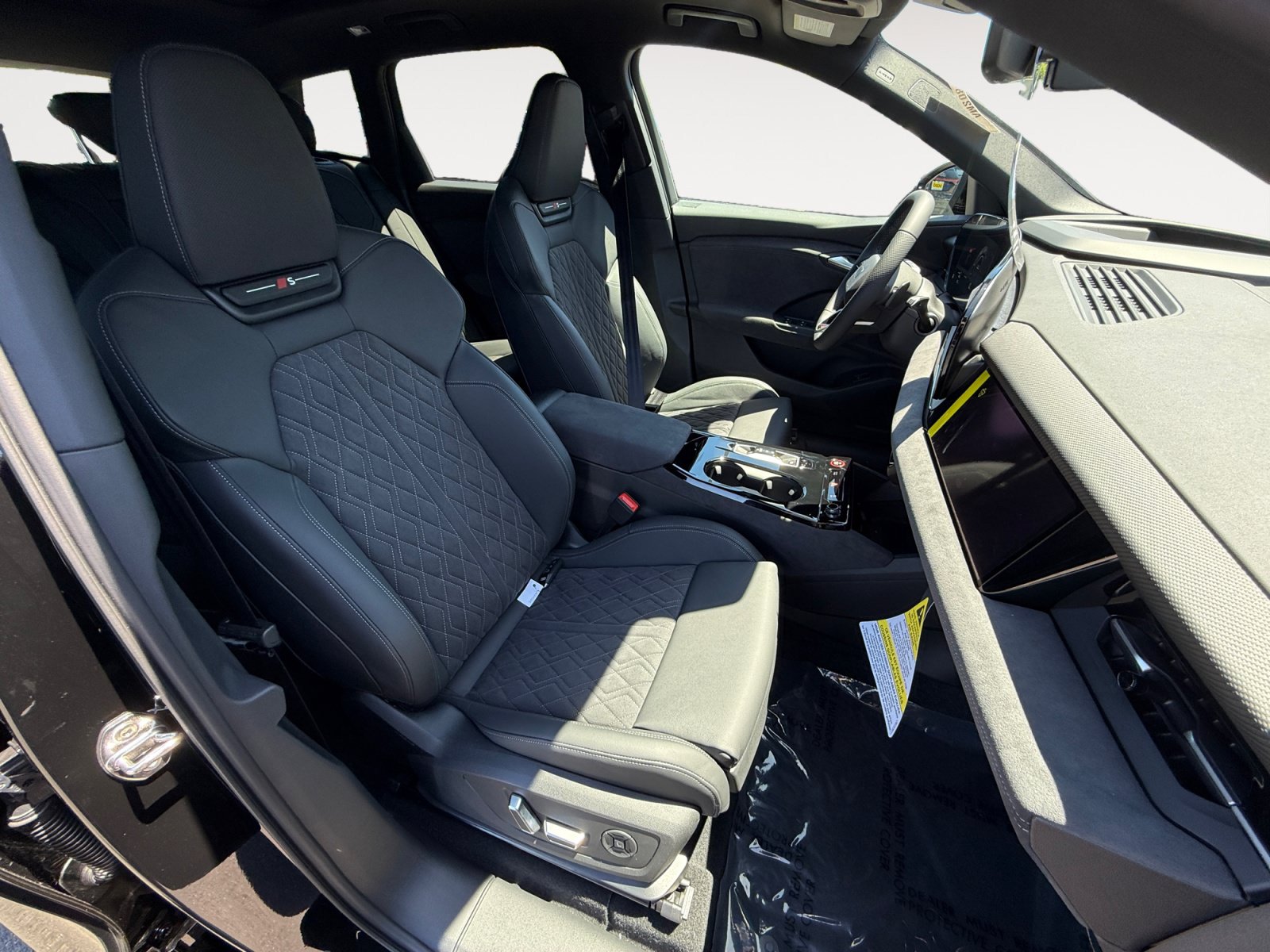 New 2027 Audi SQ6 e-tron Premium Plus AWD/4WD image 19