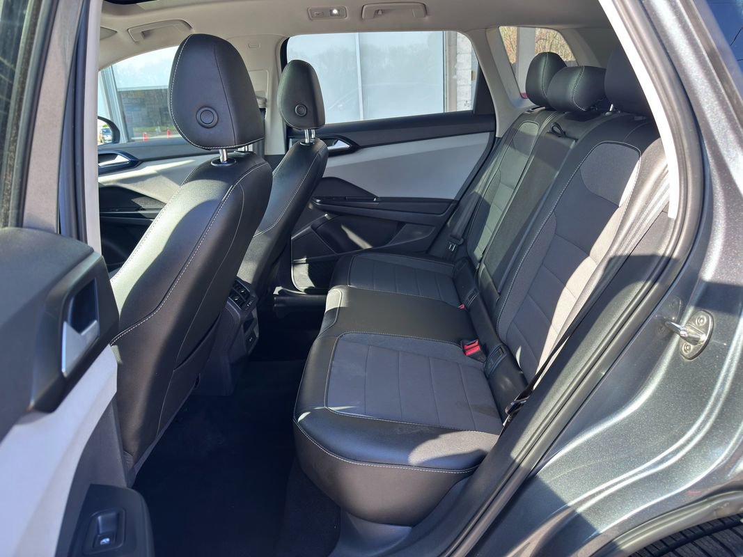 Used 2022 Volkswagen Taos SE AWD/4WD image 33