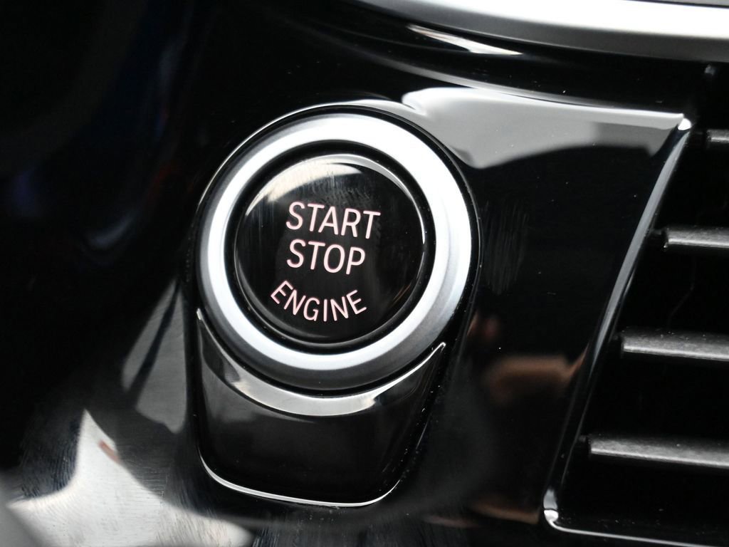 Used 2023 BMW 540i w/ Convenience Package RWD image 17