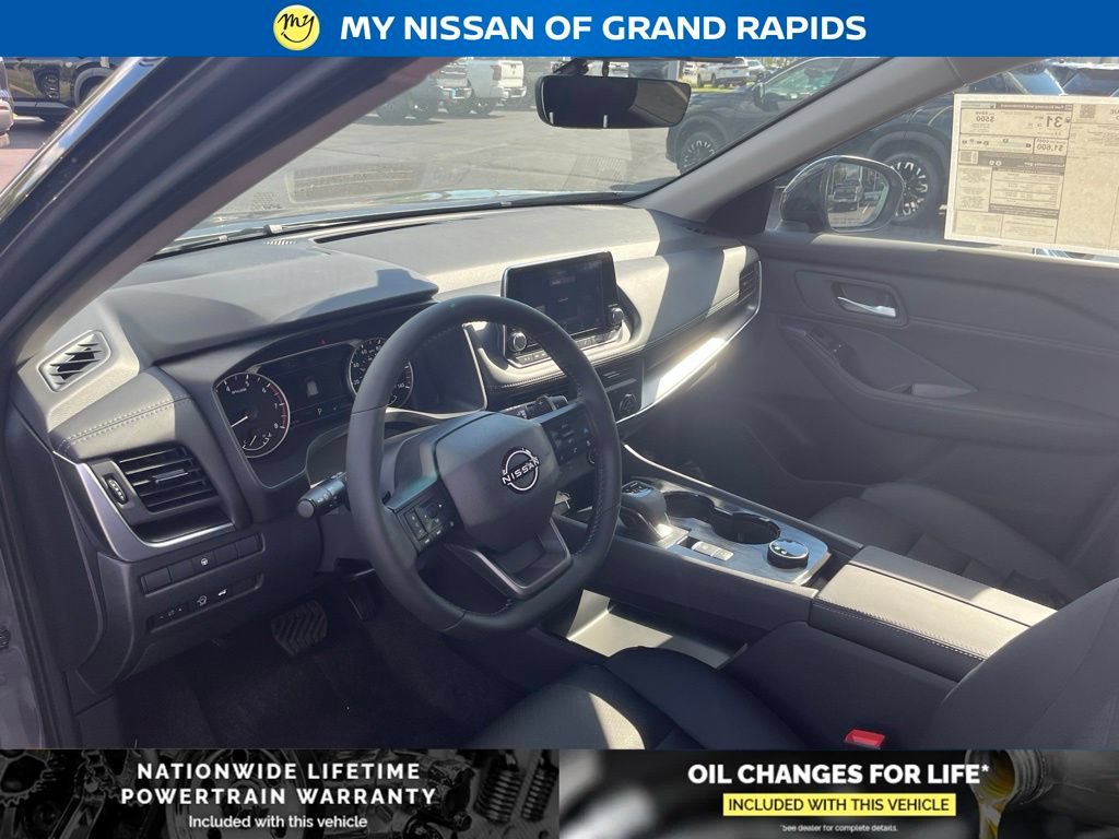 New 2026 Nissan Rogue Dark Armor AWD/4WD image 12