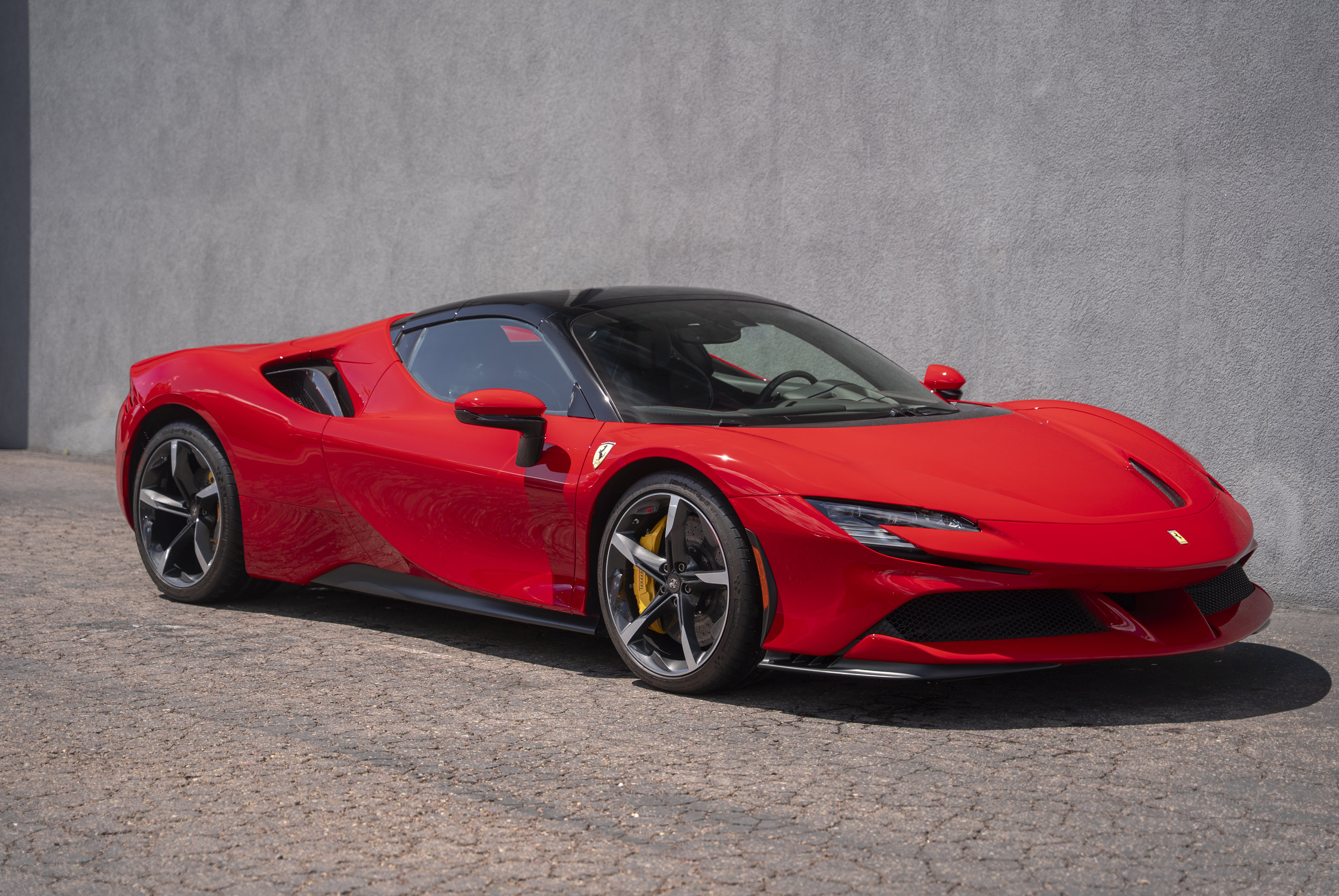 Used 2022 Ferrari SF90 Spider AWD/4WD image 10