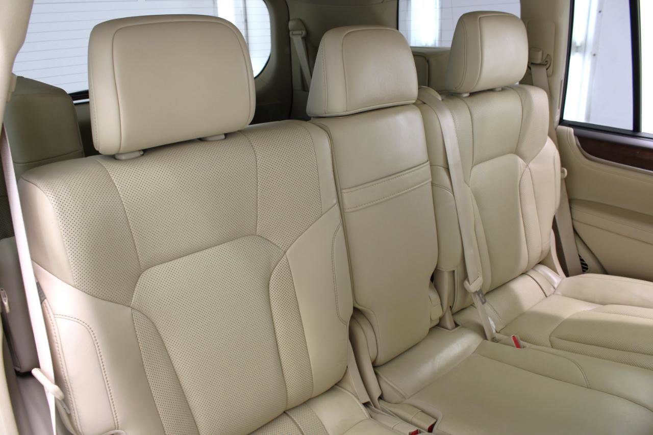 Used 2017 Lexus LX 570 4WD w/ Luxury Package image 47