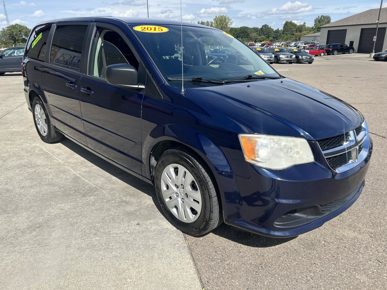 Used 2015 Dodge Grand Caravan SE w/ Quick Order Package 29E SE FWD image 3