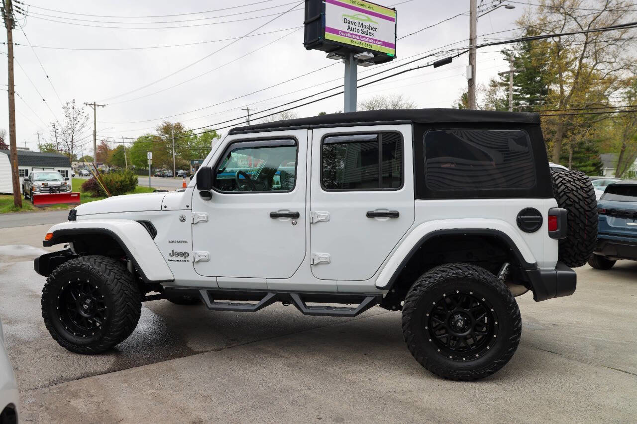 Used 2023 Jeep Wrangler Unlimited Sahara w/ Cold Weather Group AWD/4WD image 6