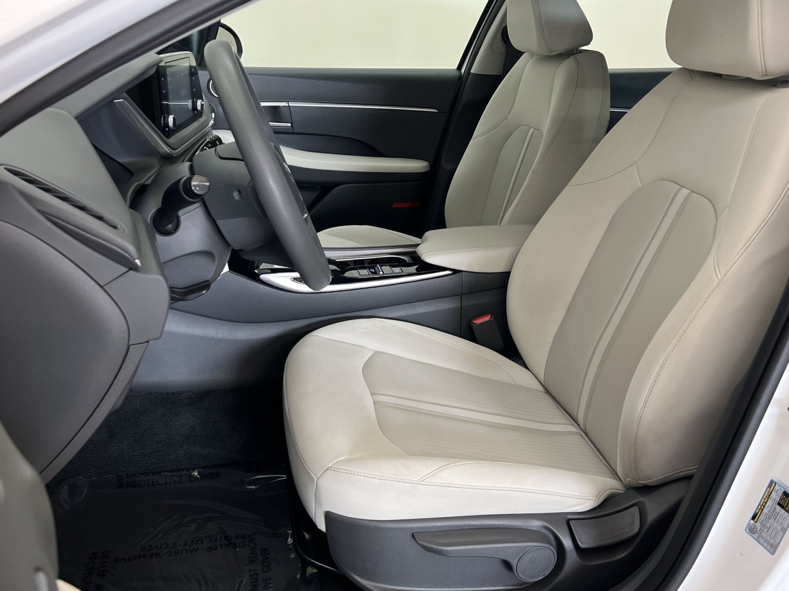 Used 2023 Hyundai Sonata SE w/ Preferred Accessory Package FWD image 12