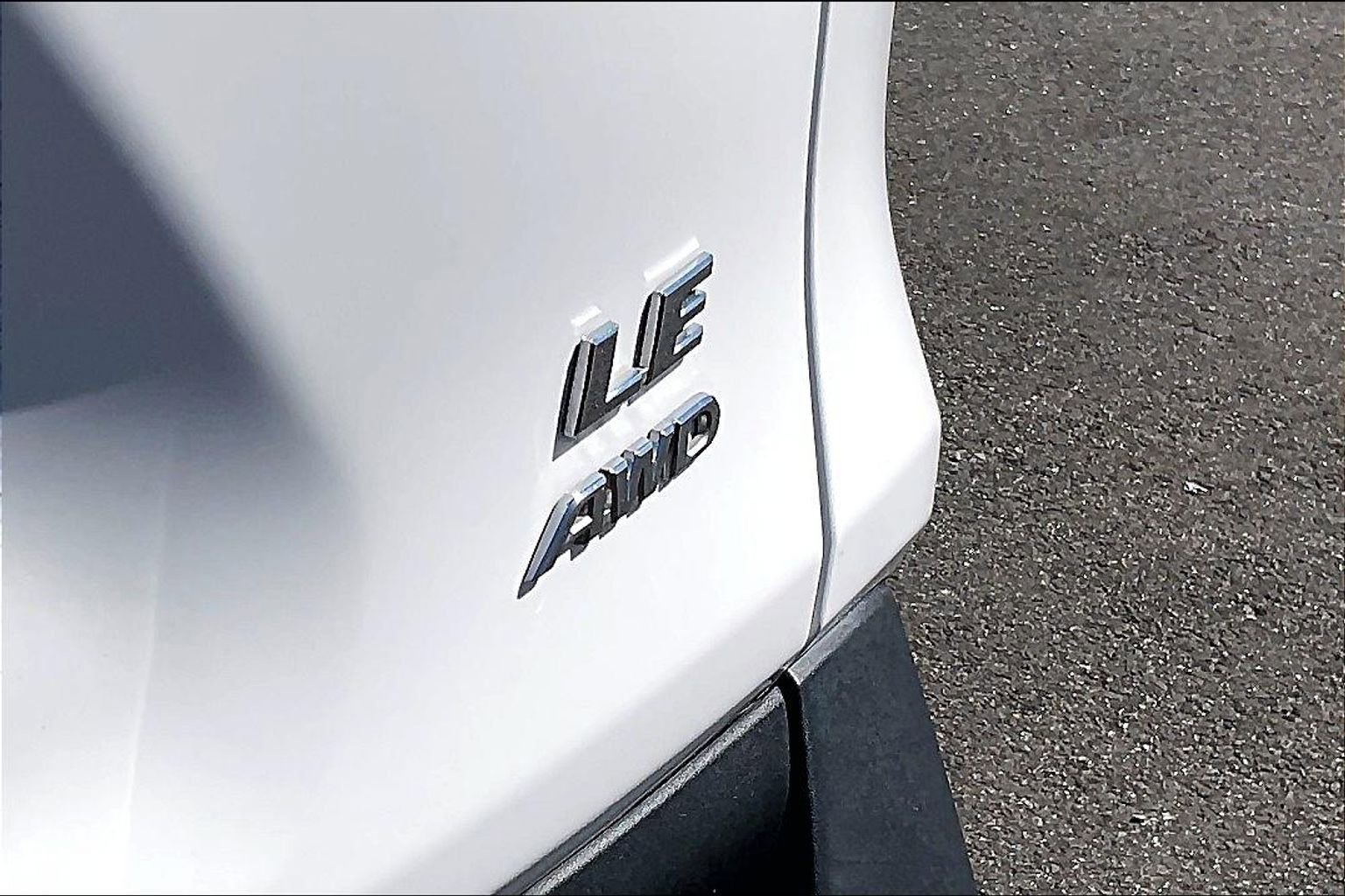 Used 2024 Toyota RAV4 LE image 24