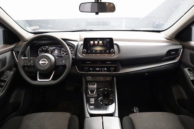 Used 2023 Nissan Rogue SV image 13