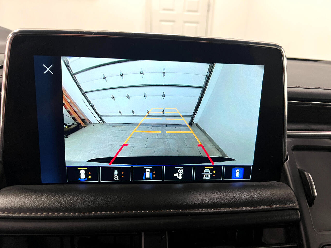 Used 2024 Chevrolet Tahoe High Country image 44
