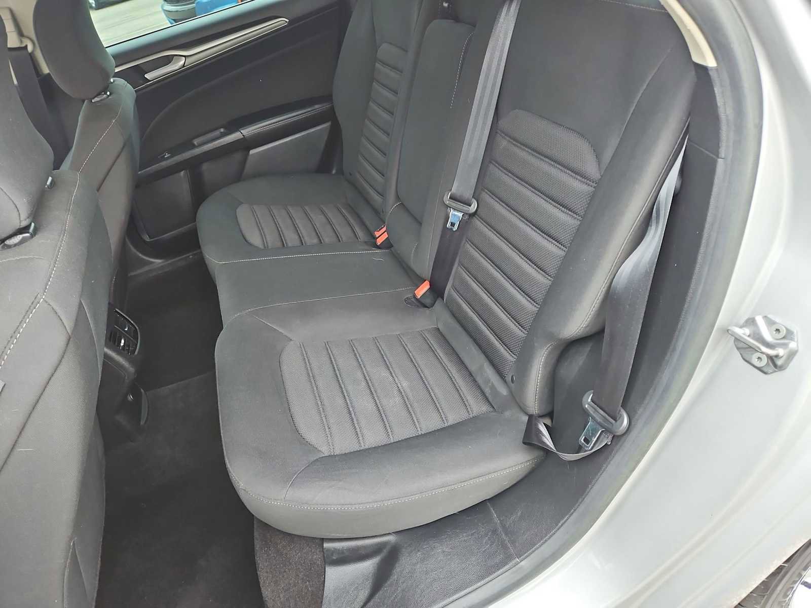 Used 2019 Ford Fusion SE image 19