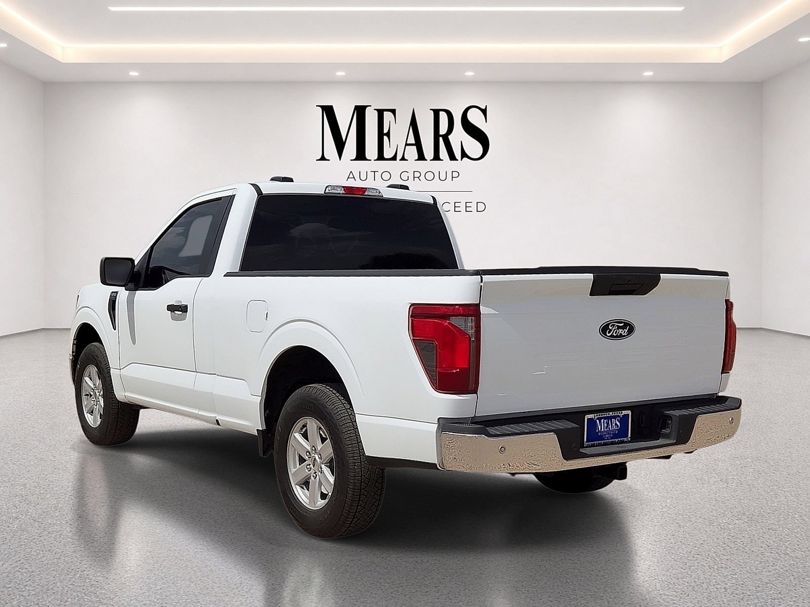 Used 2025 Ford F150 XL w/ Equipment Group 103A High AWD/4WD image 3