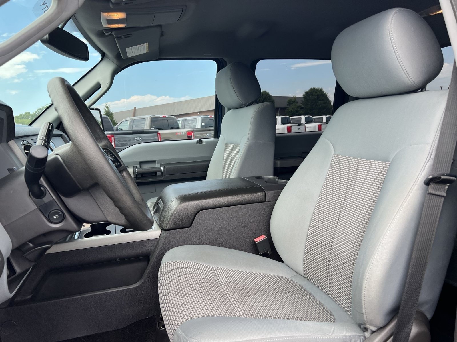 Used 2016 Ford F250 XLT w/ XLT Premium Package AWD/4WD image 13
