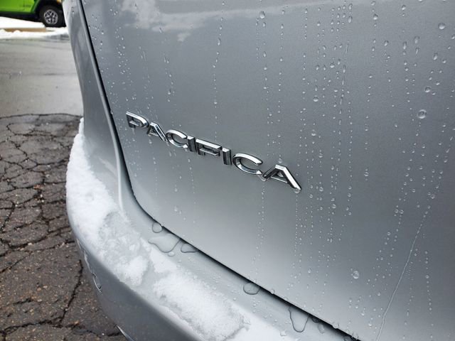Certified 2024 Chrysler Pacifica Touring-L image 31