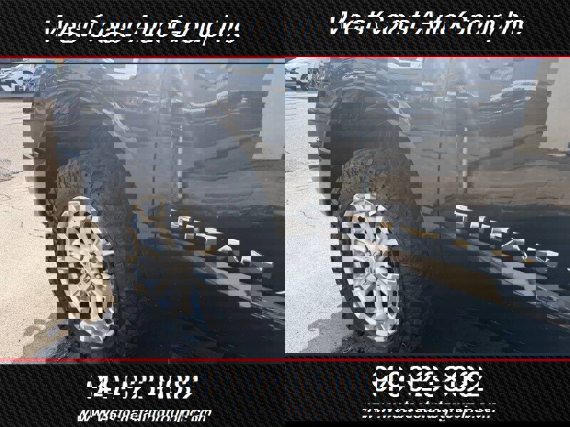 Used 2016 Nissan Titan SL image 22