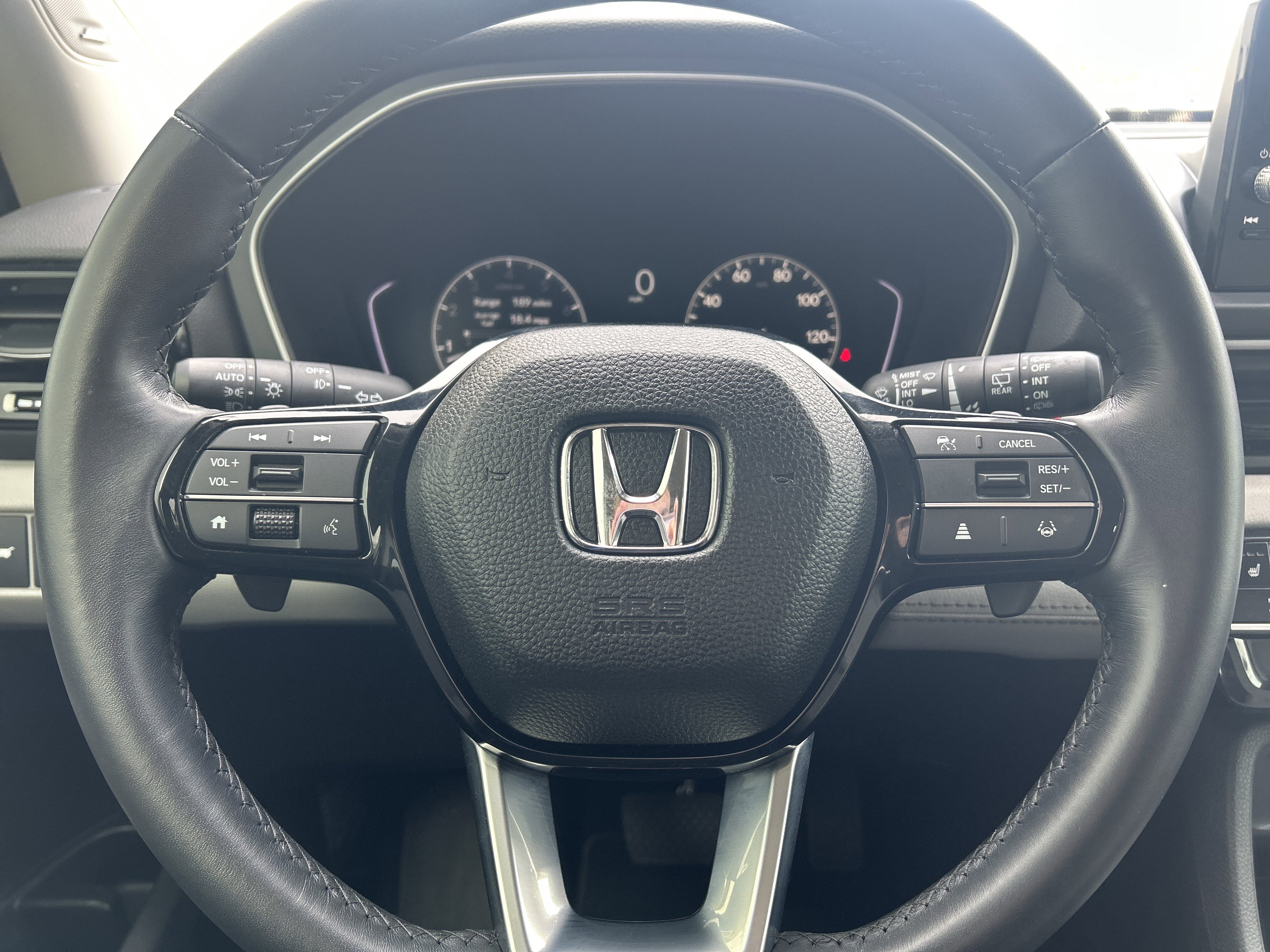 Certified 2025 Honda Pilot Touring image 17