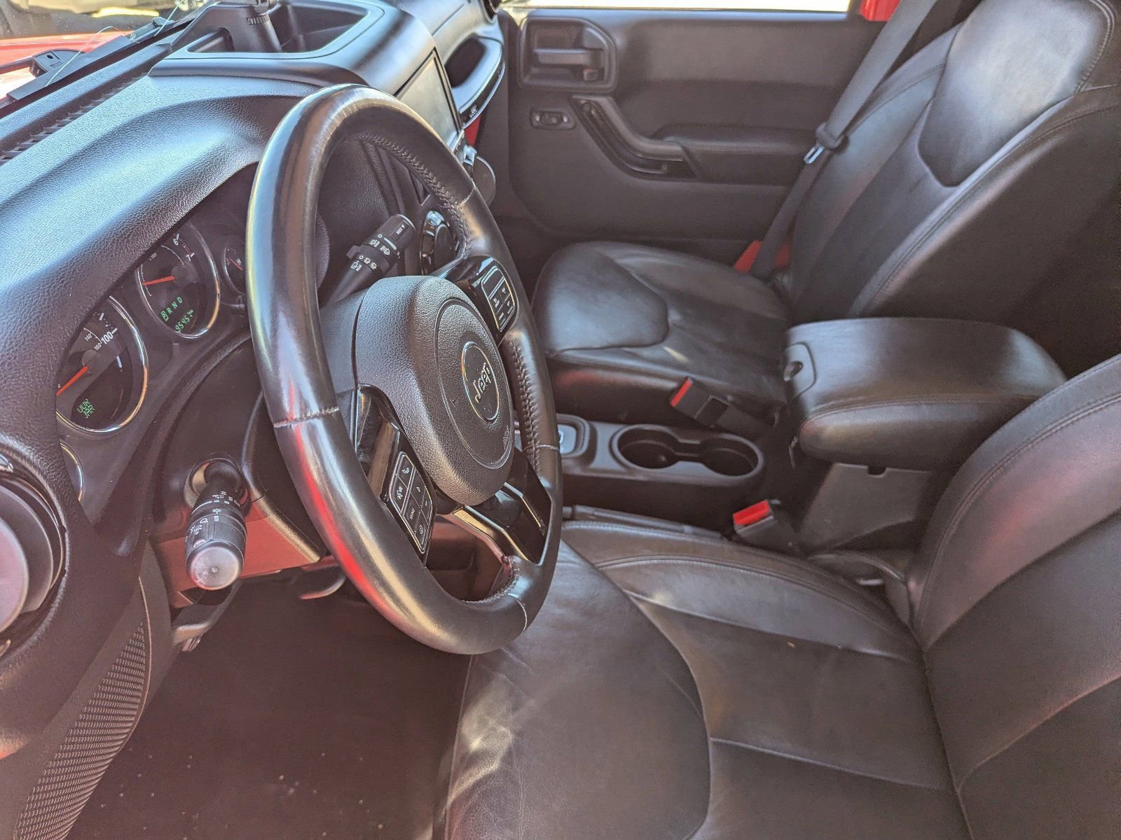 Used 2015 Jeep Wrangler Unlimited Sahara AWD/4WD image 23