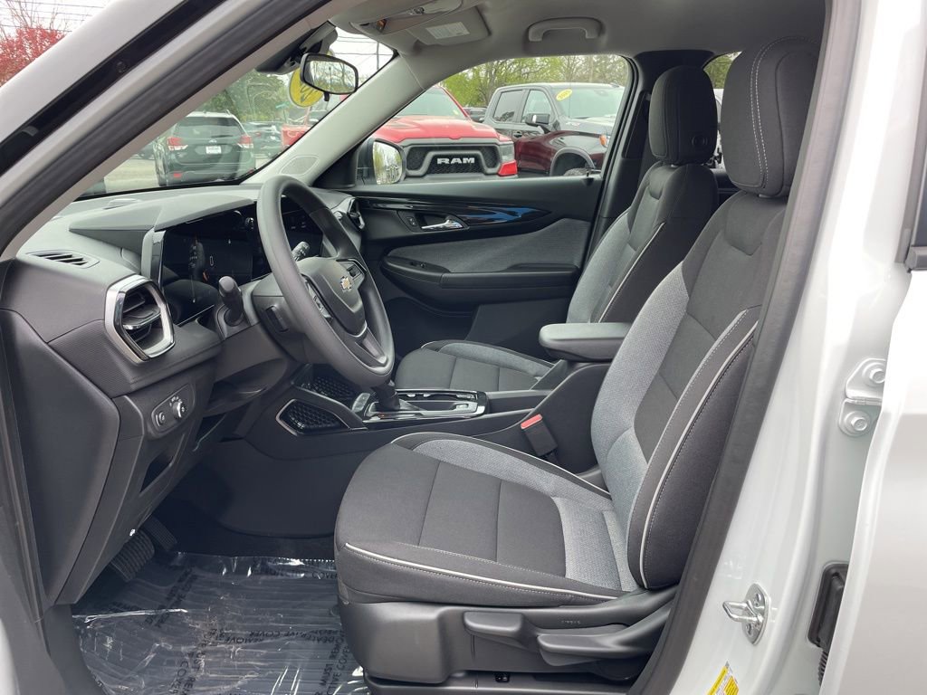 New 2026 Chevrolet TrailBlazer LS w/ LS Convenience Package FWD image 4