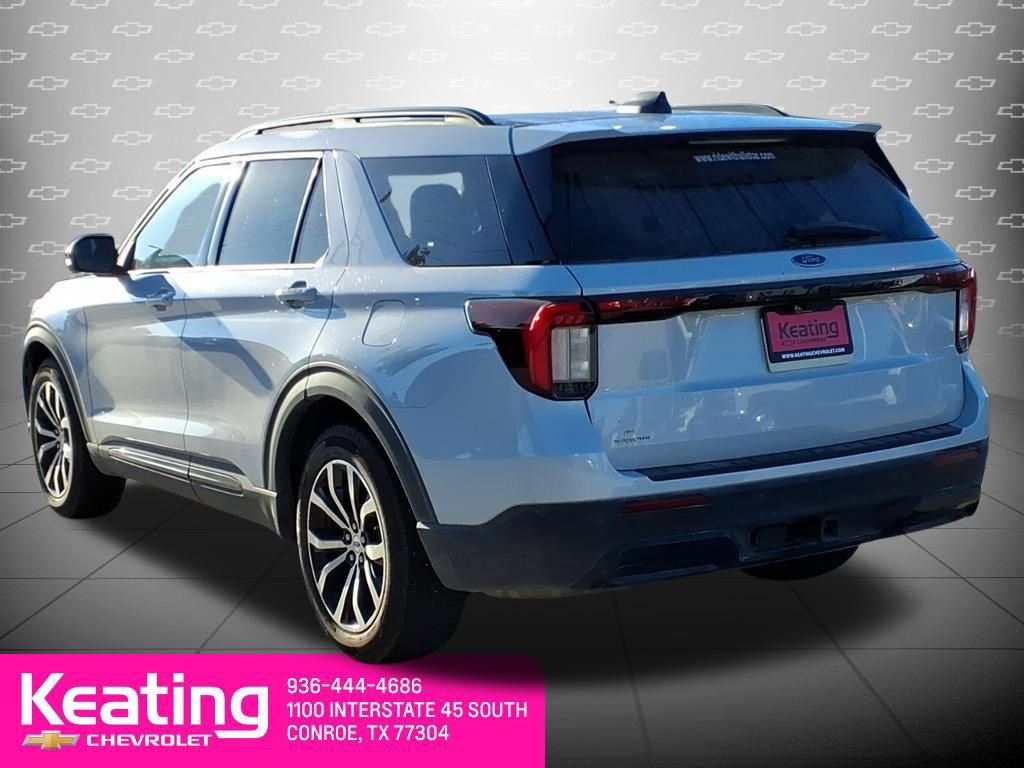 Used 2026 Ford Explorer ST-Line w/ Premium Package RWD image 2