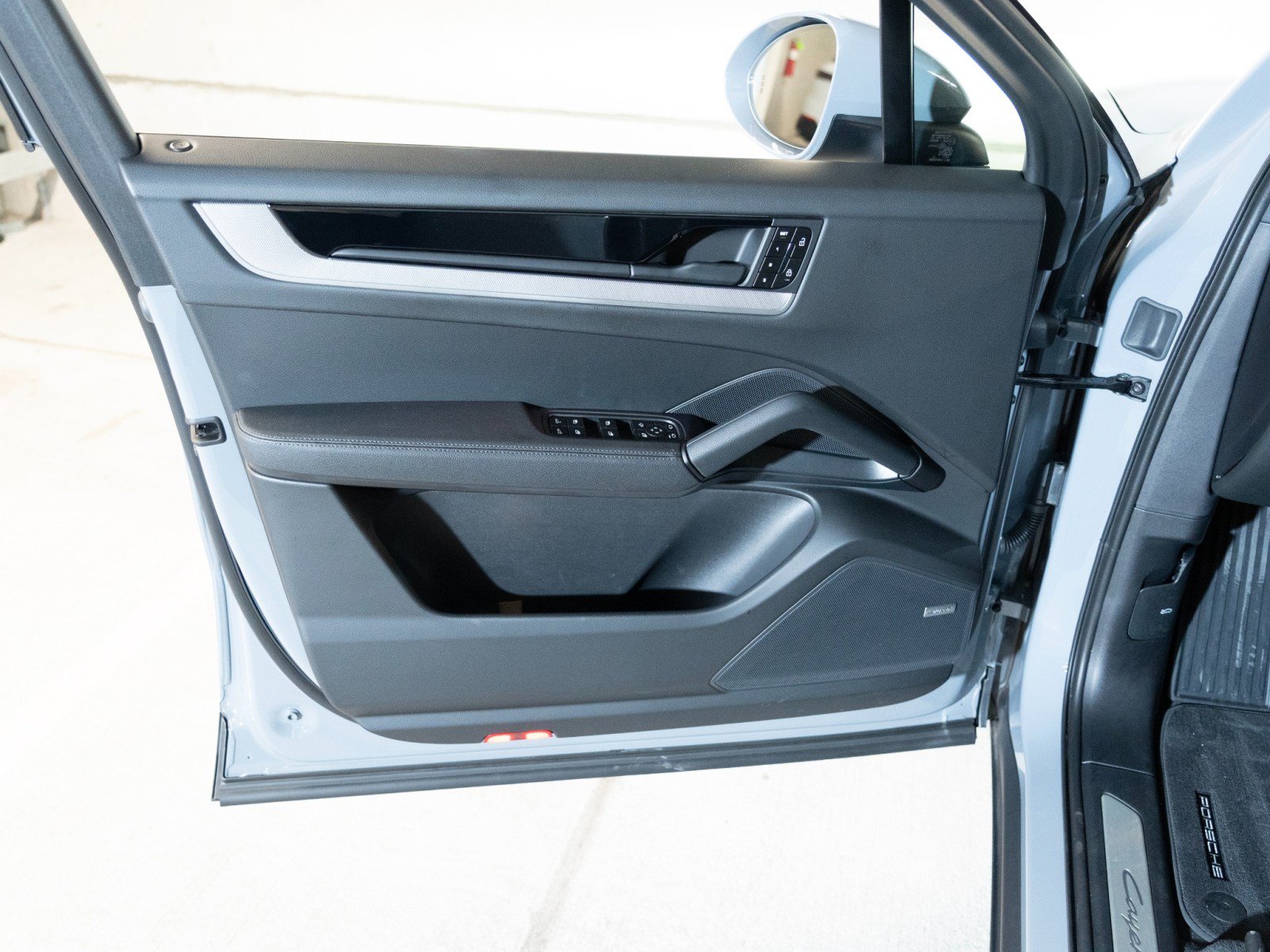 Certified 2026 Porsche Cayenne AWD/4WD image 16