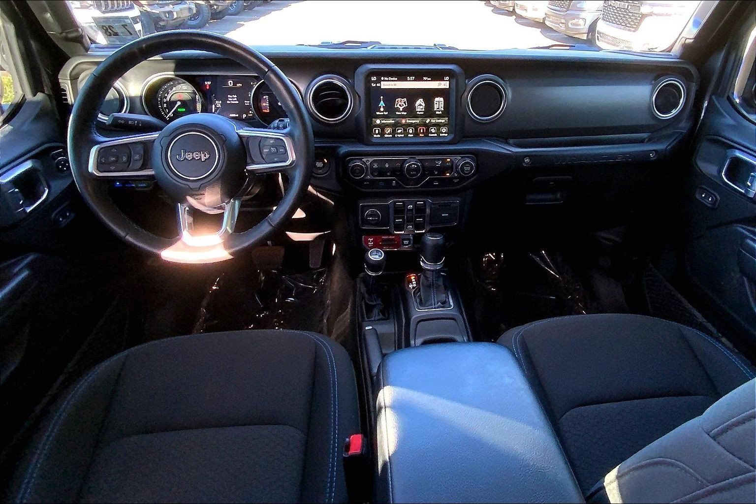 Used 2023 Jeep Wrangler Unlimited Rubicon 4xe w/ Cold Weather Group AWD/4WD image 15
