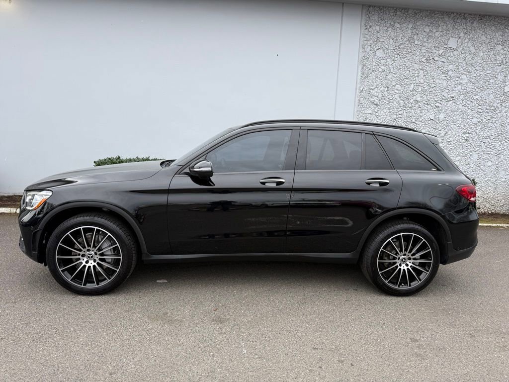 Used 2021 Mercedes-Benz GLC 300 w/ AMG Line image 3