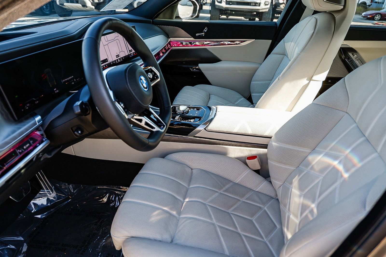 Used 2026 BMW 750e xDrive image 19