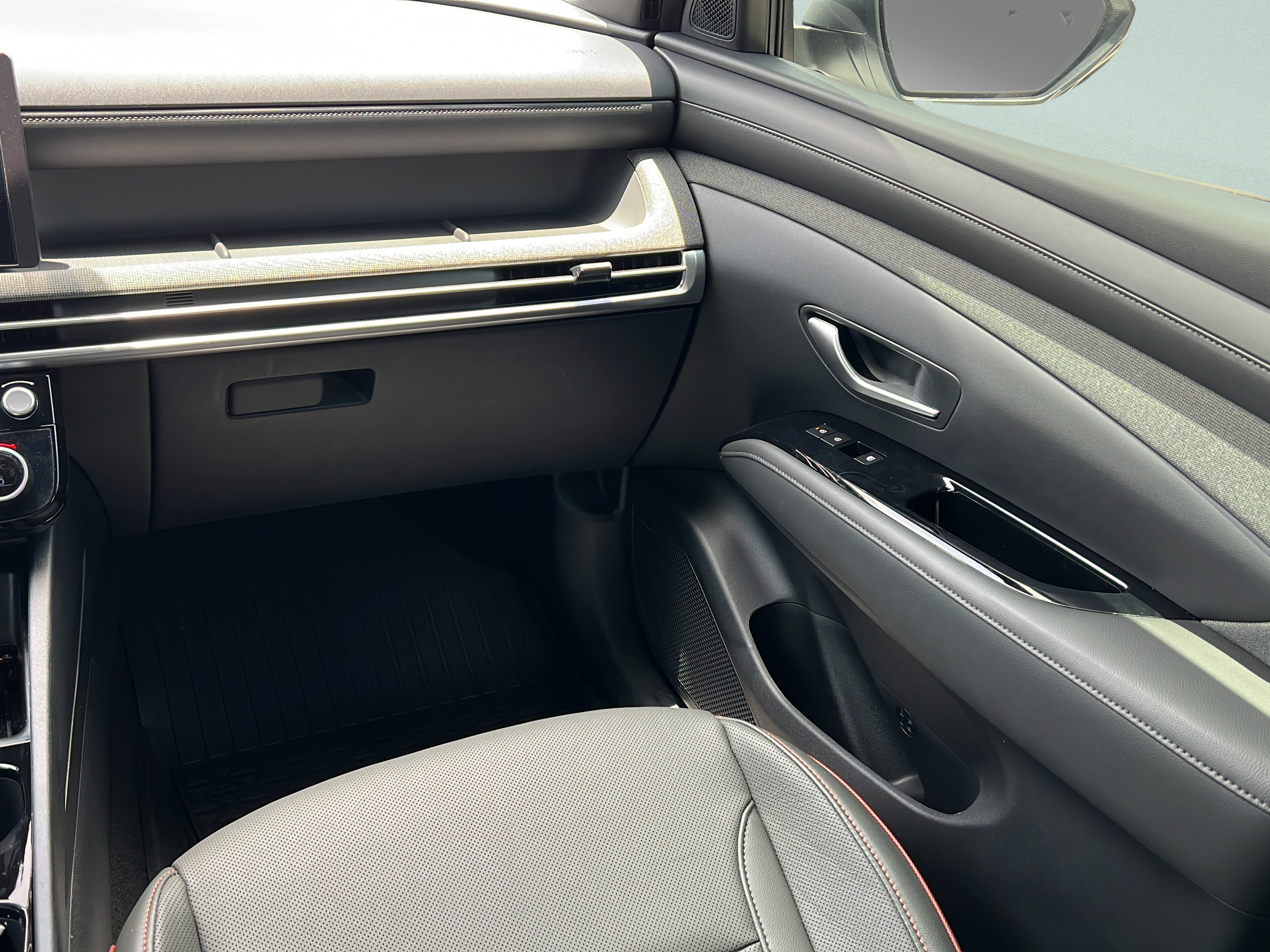Certified 2025 Hyundai Santa Cruz Limited AWD/4WD image 13