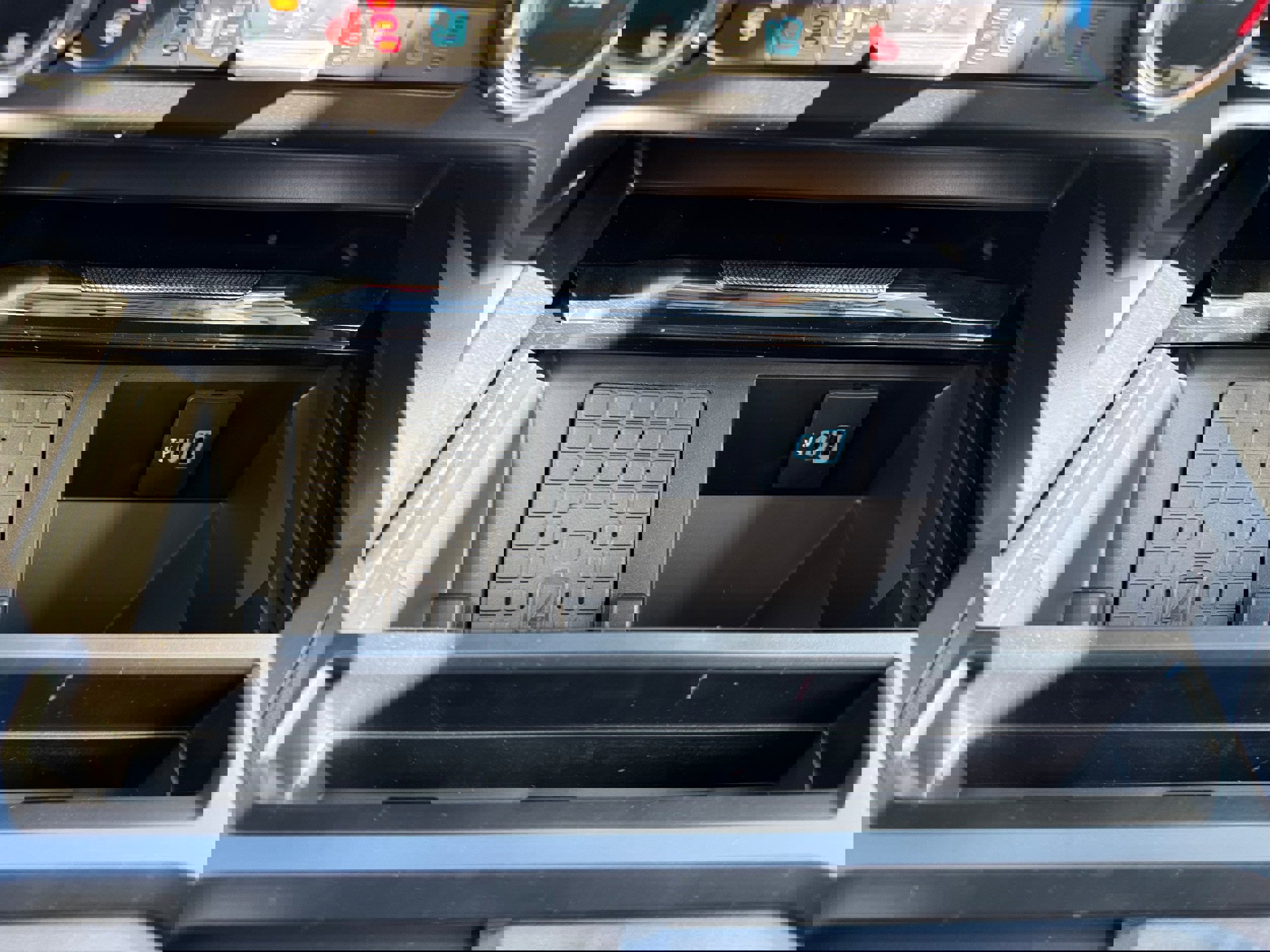 New 2026 Ford F250 Lariat w/ Black Appearance Package image 28