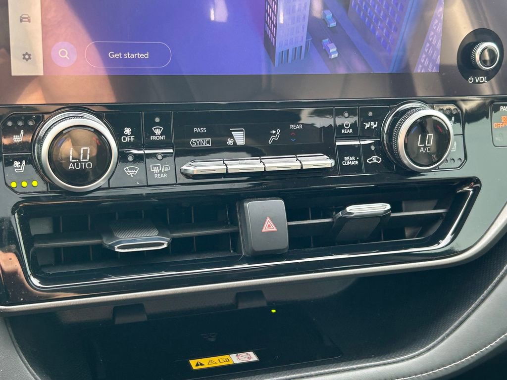 Used 2023 Toyota Highlander Limited image 35