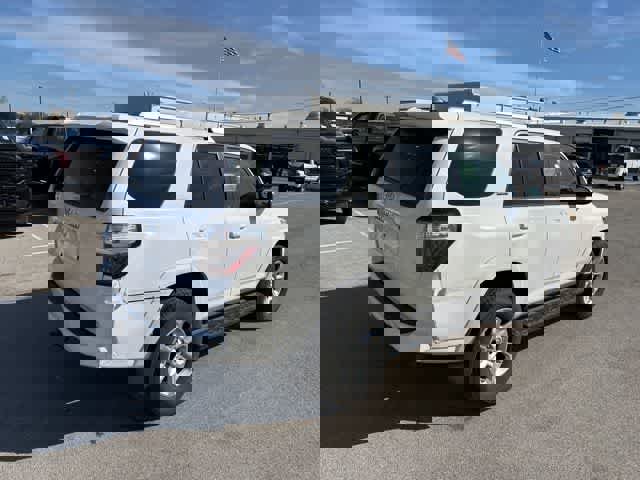 Used 2016 Toyota 4Runner SR5 image 17