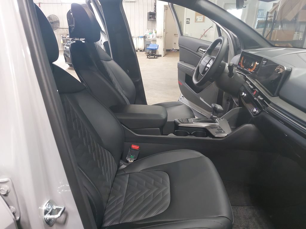 New 2026 Kia Sportage X-Line w/ X-Line Premium Package AWD/4WD image 10