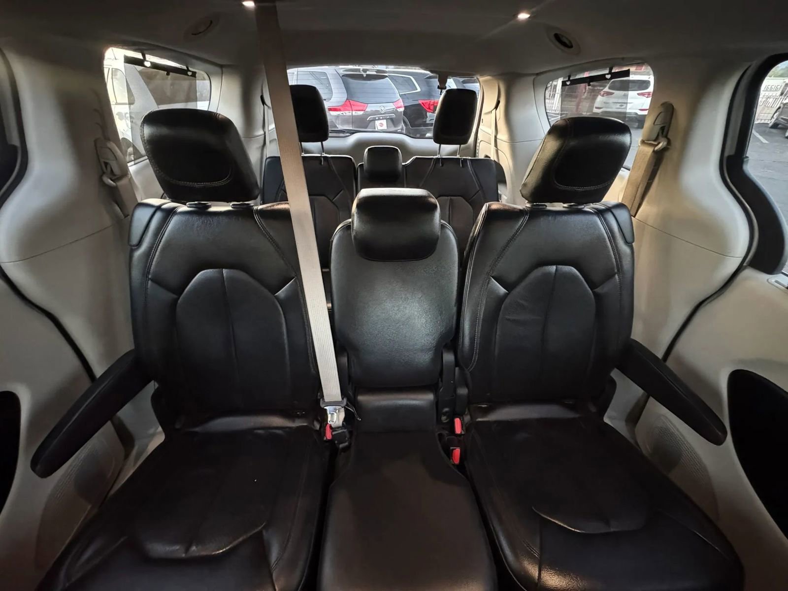 Used 2017 Chrysler Pacifica Touring-L Plus FWD image 41