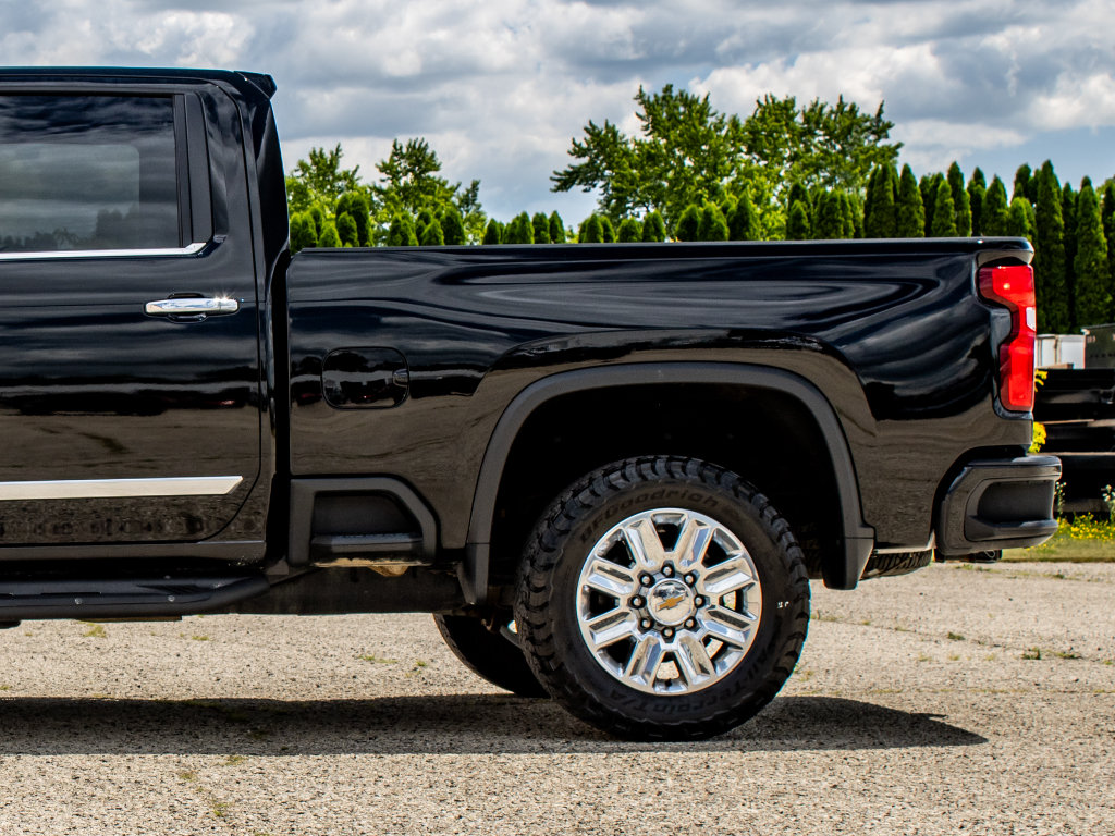 Used 2024 Chevrolet Silverado 2500 High Country w/ High Country Premium Package AWD/4WD image 50