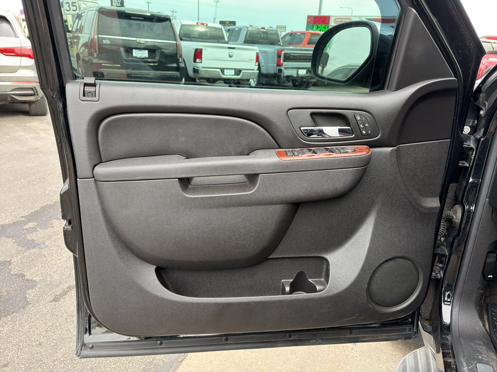 Used 2012 Chevrolet Avalanche LTZ image 15