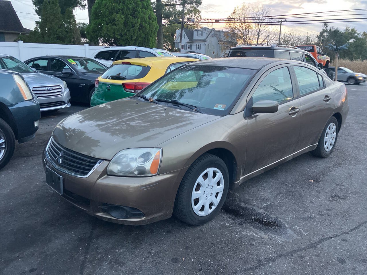 Used 2009 Mitsubishi Galant ES FWD image 1