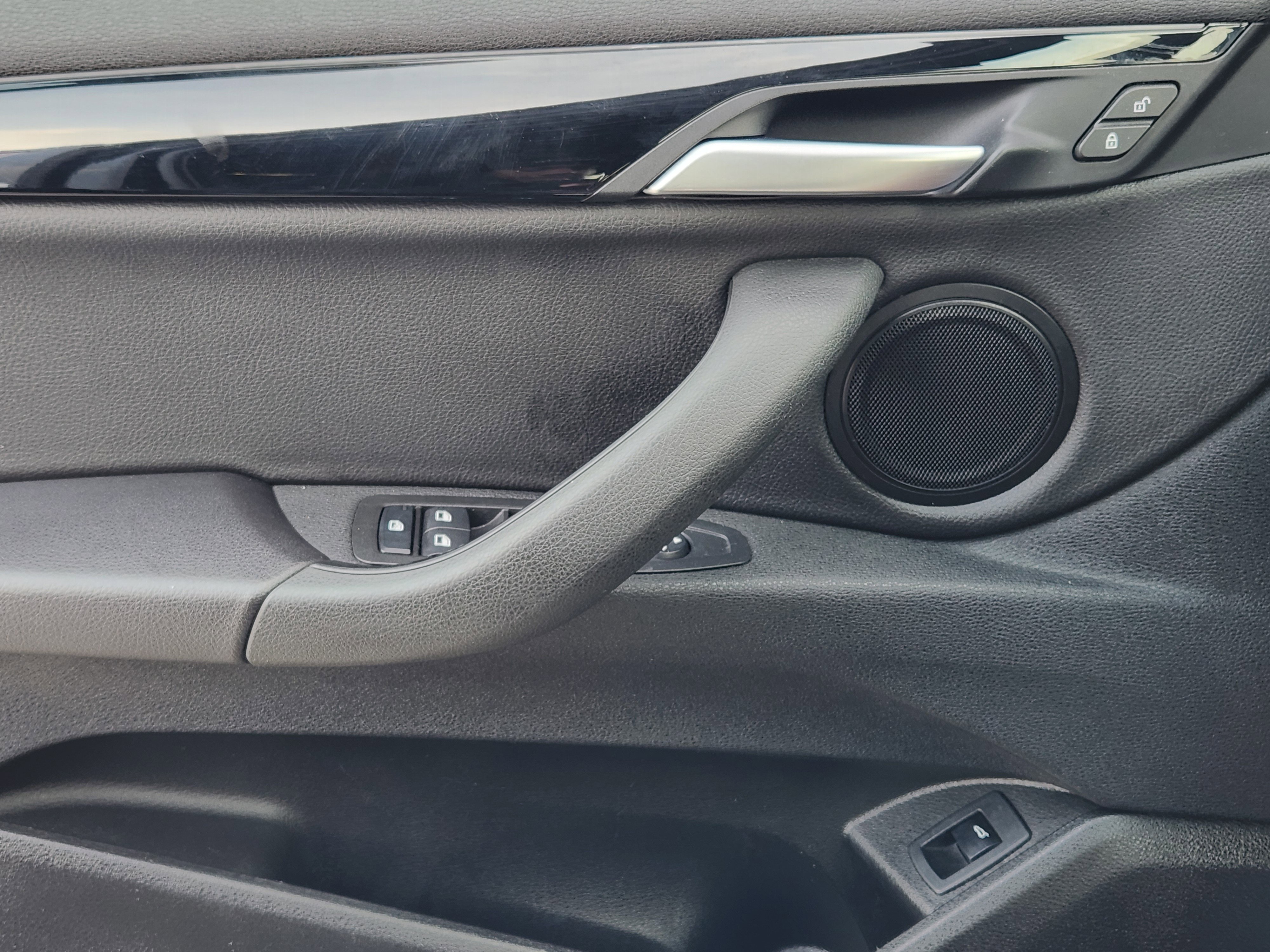 Used 2022 BMW X2 sDrive28i w/ Convenience Package image 23