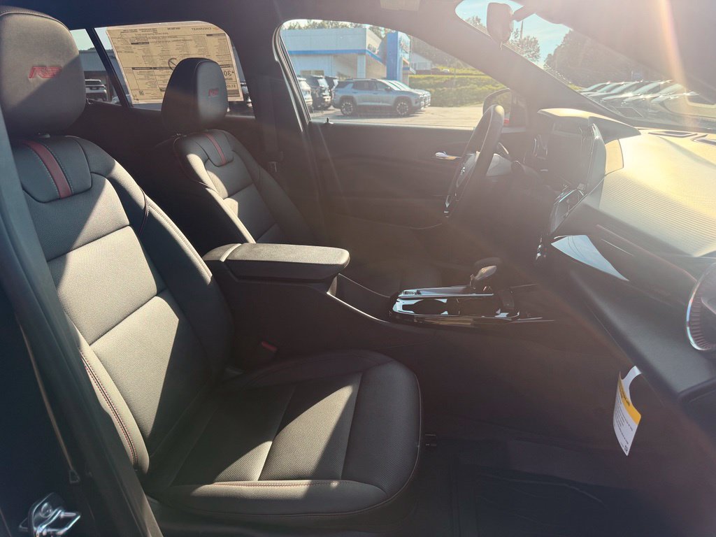 New 2026 Chevrolet Trax RS w/ Sunroof Package FWD image 32
