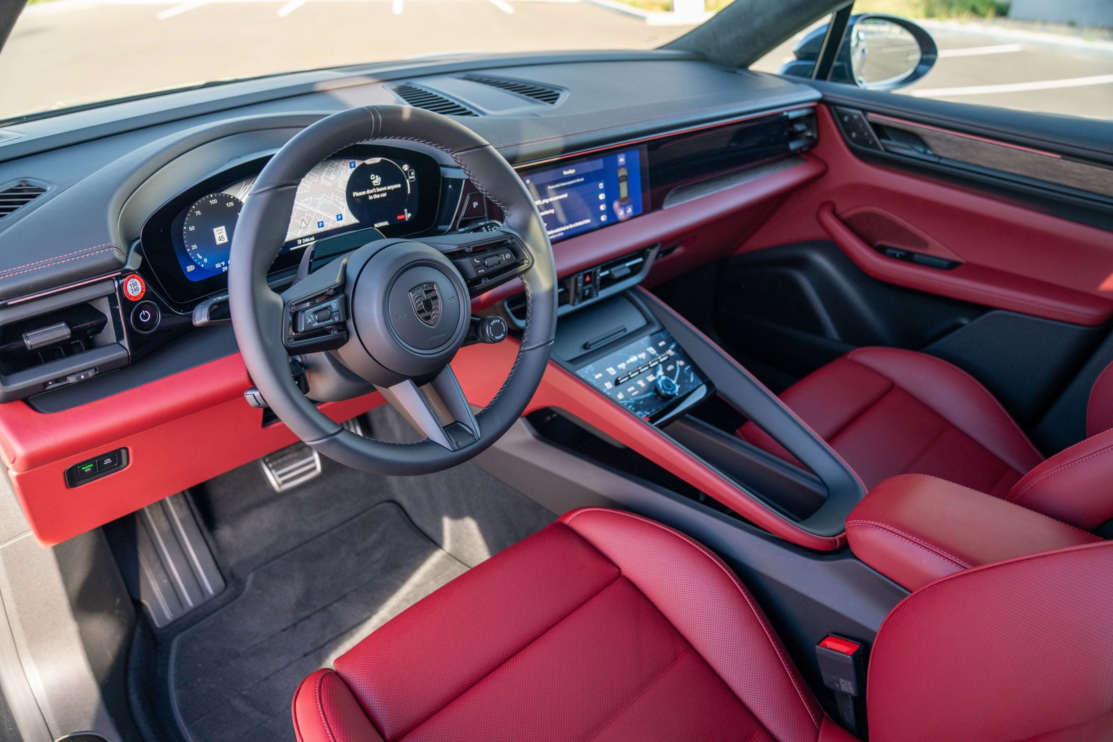 New 2026 Porsche Macan Turbo Electric AWD/4WD image 4