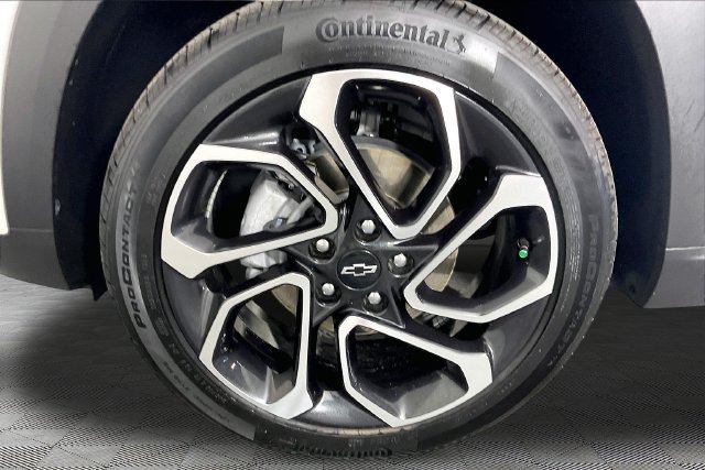Used 2026 Chevrolet Trax RS w/ Sunroof Package FWD image 29