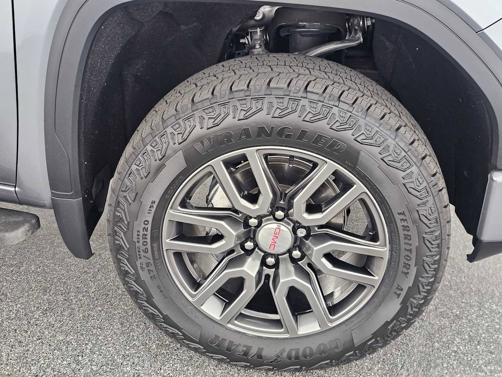 Used 2022 GMC Sierra 1500 AT4 w/ AT4 Premium Package image 9