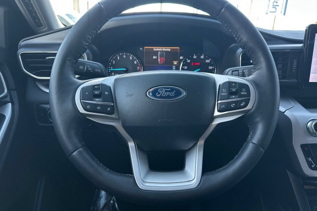 Certified 2023 Ford Explorer XLT w/ Equipment Group 202A RWD image 28