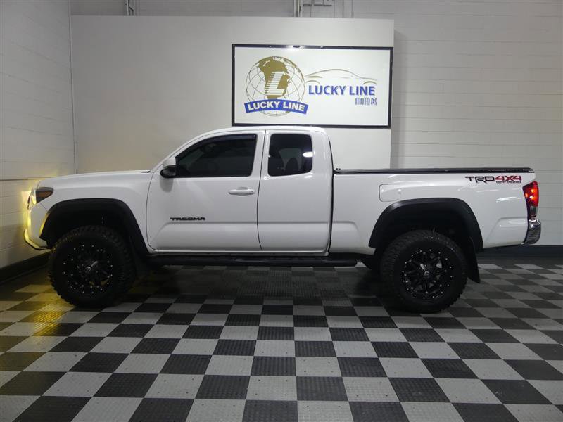 Used 2016 Toyota Tacoma TRD Off-Road w/ Exterior Package image 7