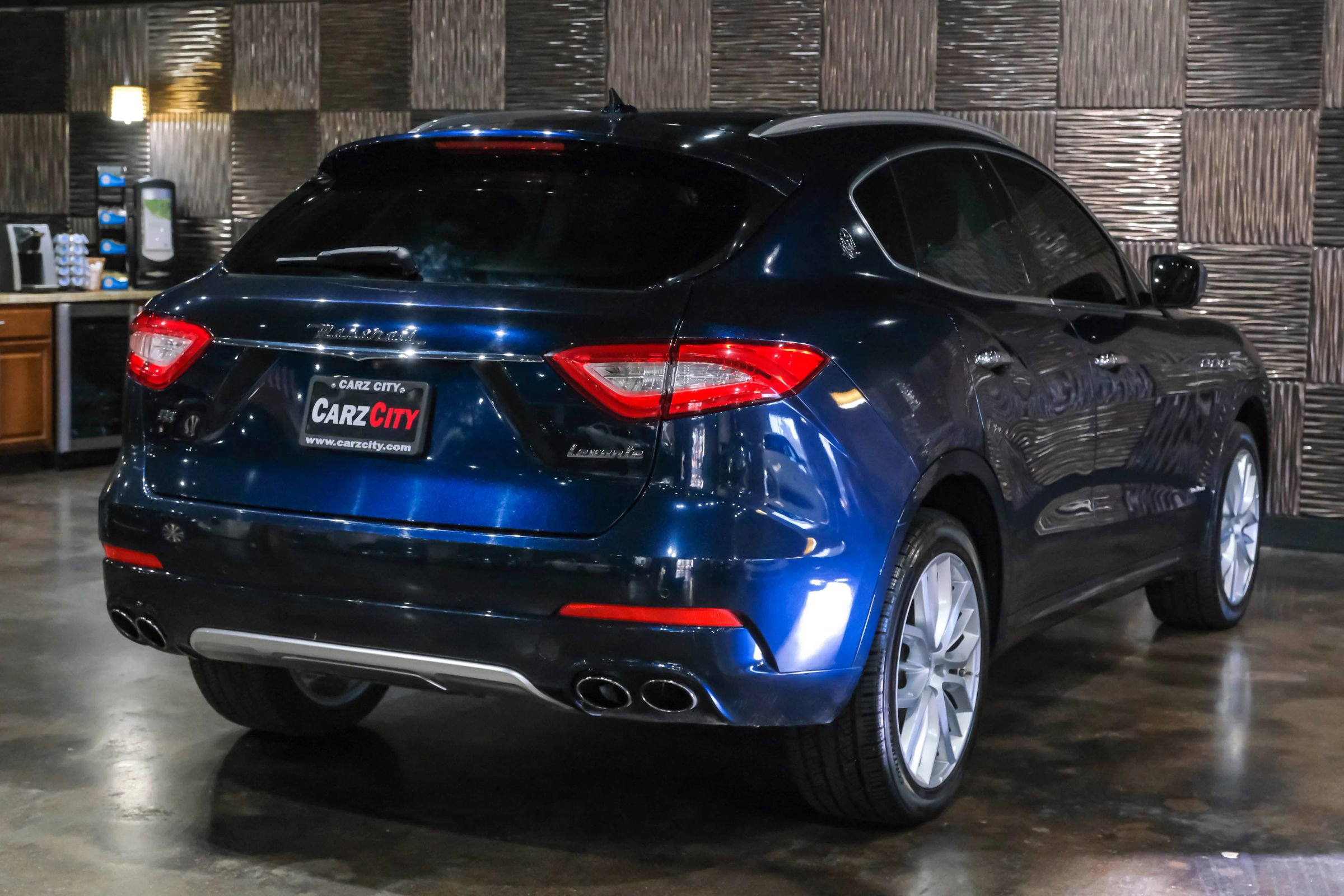 Used 2019 Maserati Levante GranLusso image 8