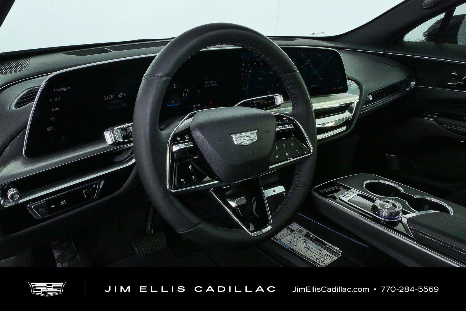 Used 2025 Cadillac Lyriq Luxury AWD/4WD image 4