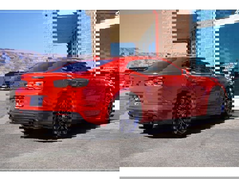 Used 2020 Chevrolet Camaro LT w/ RS Package image 9