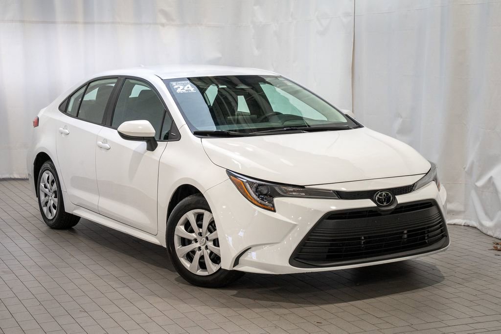 Used 2024 Toyota Corolla LE image 1