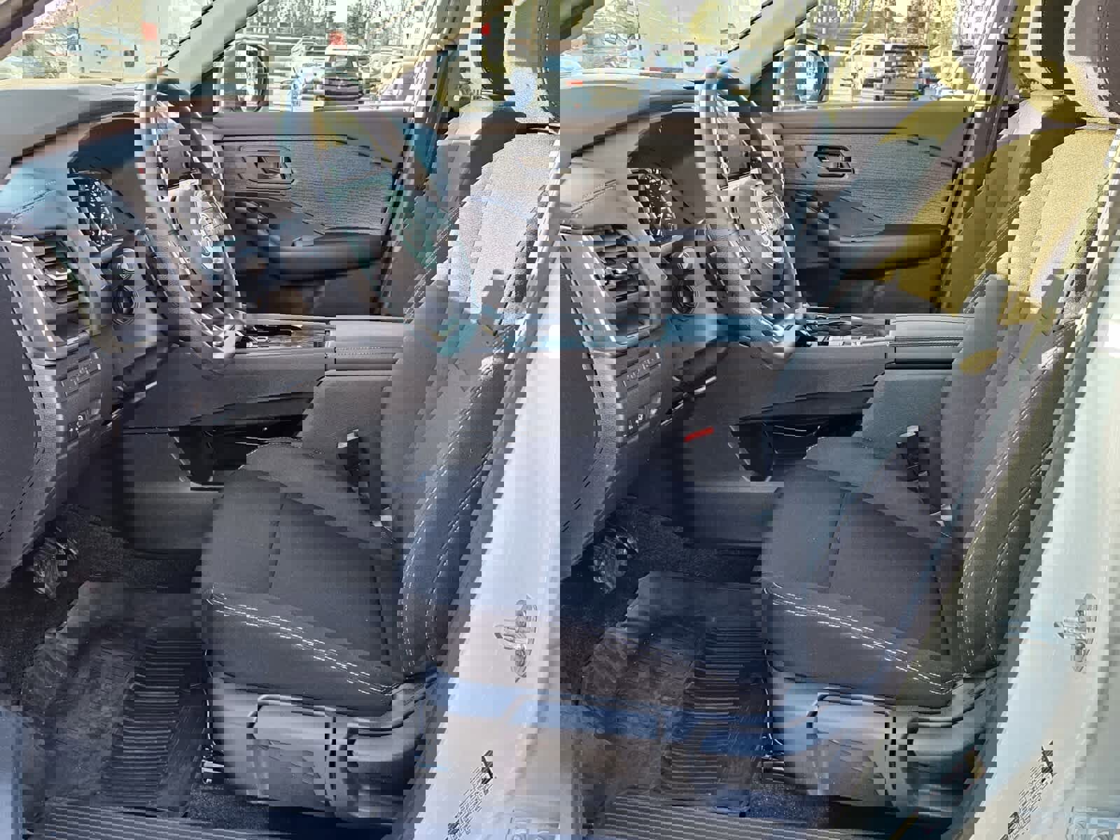 Used 2023 Nissan Rogue S image 3