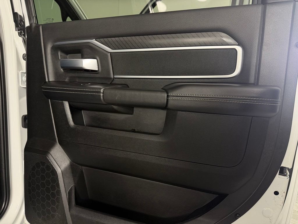 Certified 2025 RAM 2500 Big Horn AWD/4WD image 29