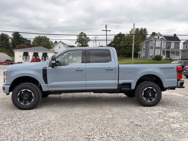 New 2027 Ford F250 Platinum w/ Tremor Off-Road Package AWD/4WD image 5