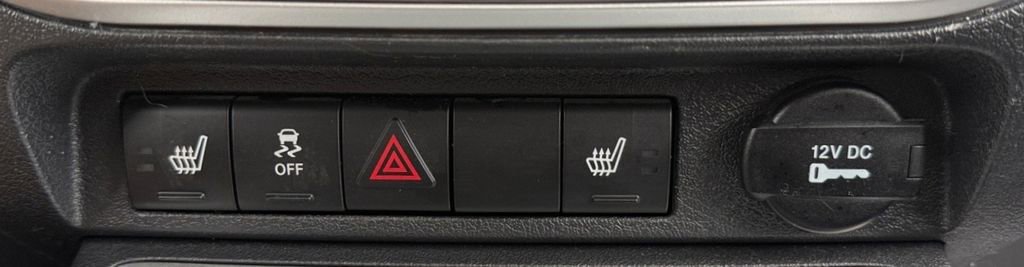 Used 2015 Jeep Compass High Altitude image 24