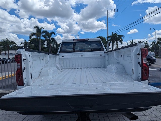 Used 2025 Chevrolet Silverado 2500 W/T image 12